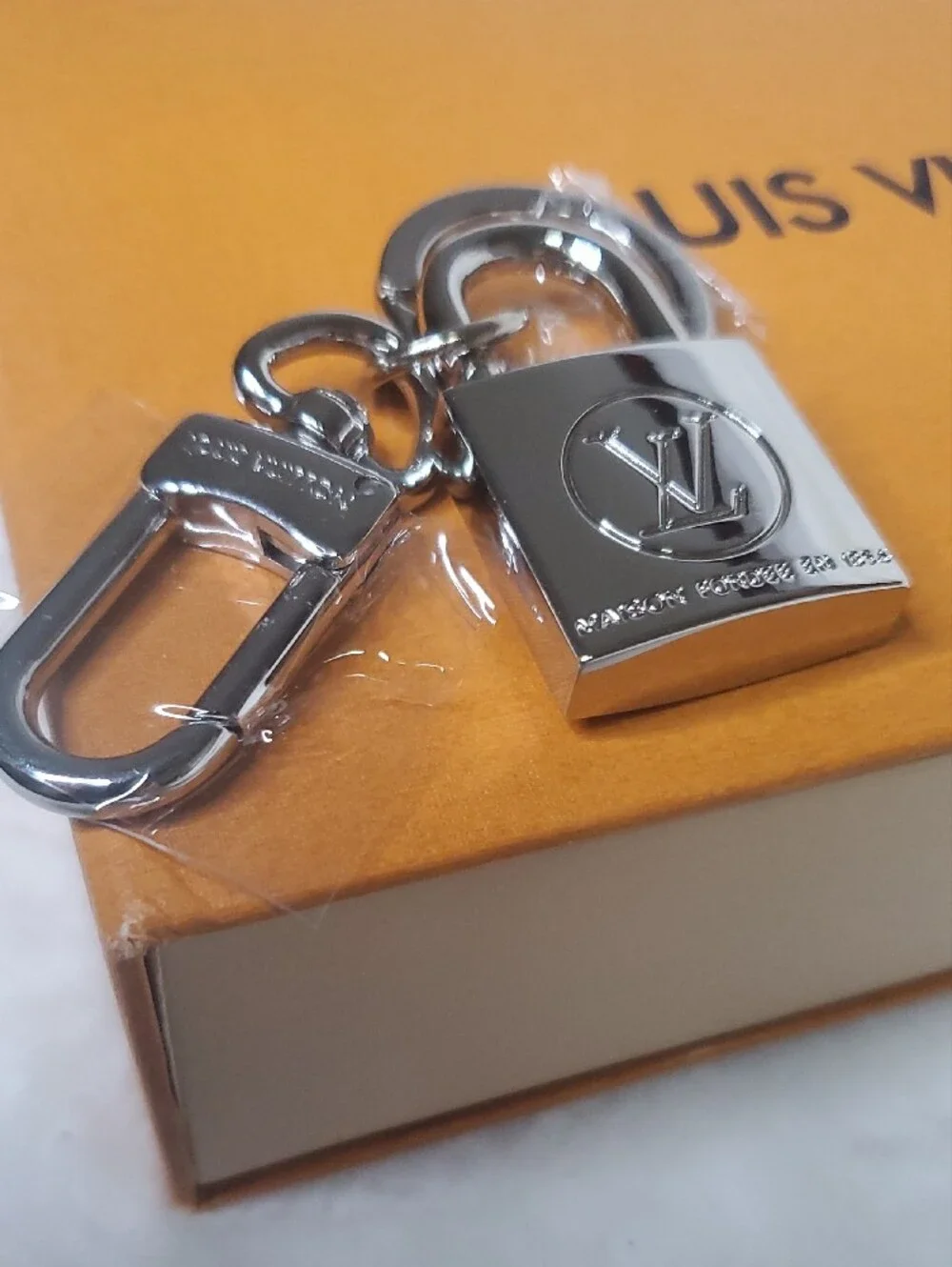 Silver Gunmetal Padlock Key Holder Inspir@d Fashion No Dust Bag Or Box Included*